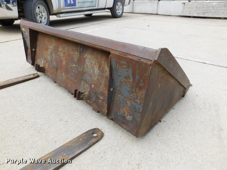 image for item DB9398 1994 New Holland L783 skid steer