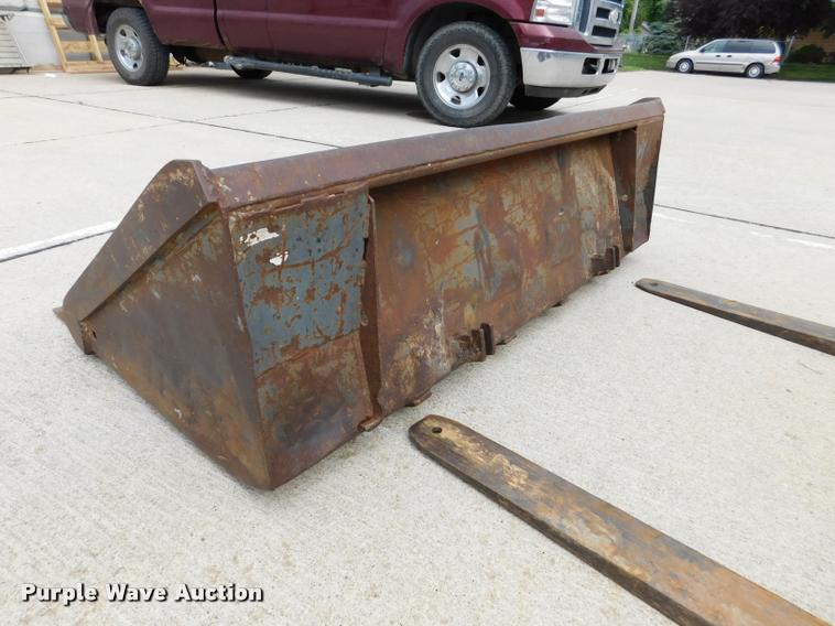 image for item DB9398 1994 New Holland L783 skid steer