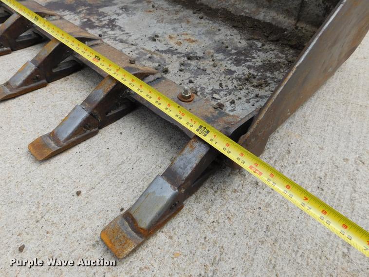 image for item DB9398 1994 New Holland L783 skid steer