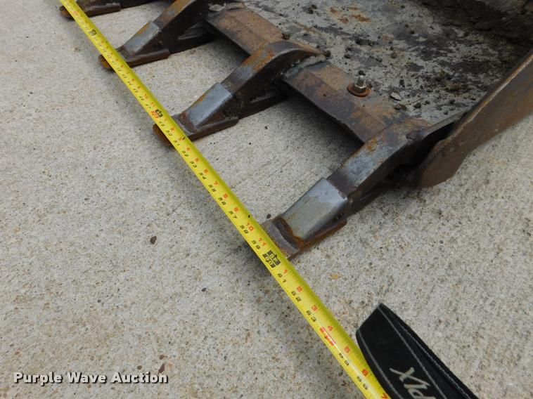 image for item DB9398 1994 New Holland L783 skid steer