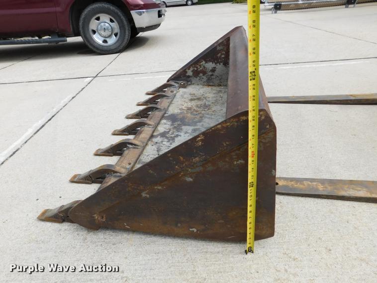 image for item DB9398 1994 New Holland L783 skid steer