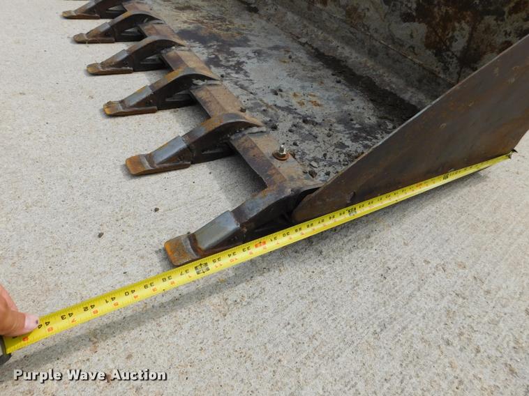 image for item DB9398 1994 New Holland L783 skid steer