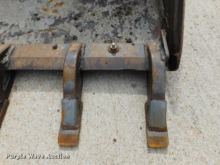 image for item DB9398 1994 New Holland L783 skid steer