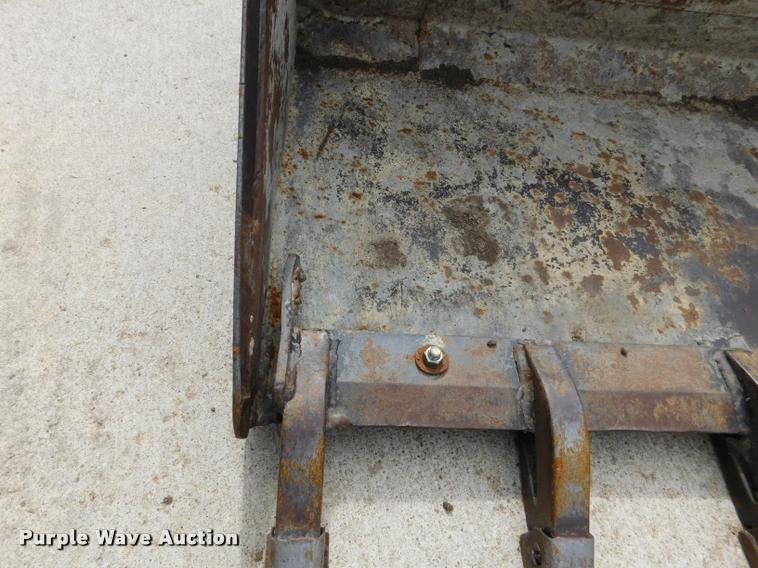 image for item DB9398 1994 New Holland L783 skid steer