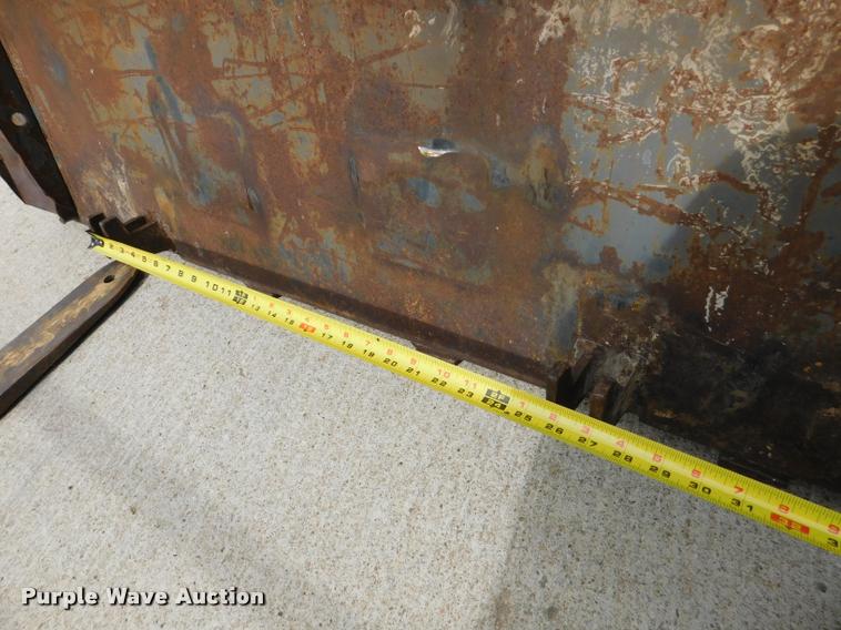 image for item DB9398 1994 New Holland L783 skid steer