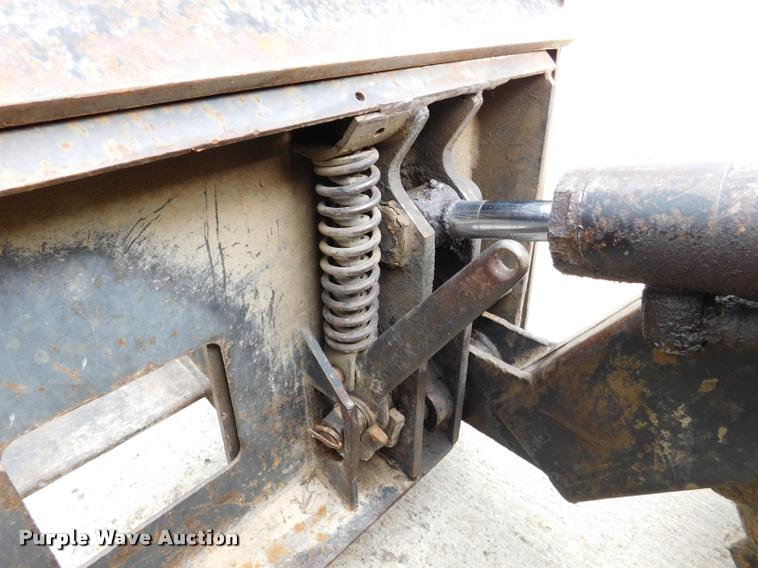 image for item DB9398 1994 New Holland L783 skid steer