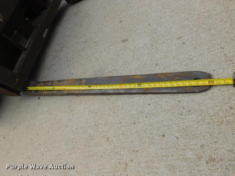 image for item DB9398 1994 New Holland L783 skid steer