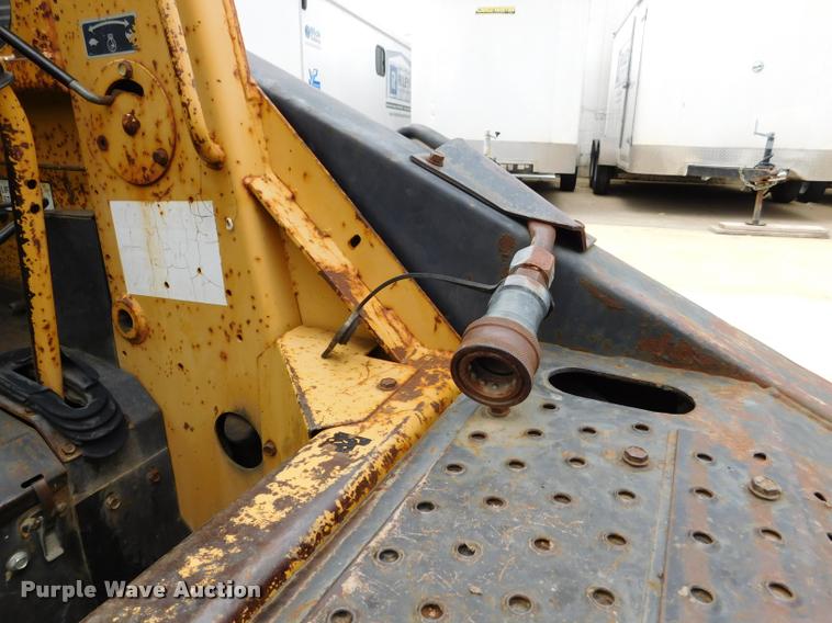 image for item DB9398 1994 New Holland L783 skid steer