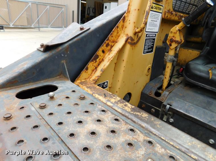 image for item DB9398 1994 New Holland L783 skid steer