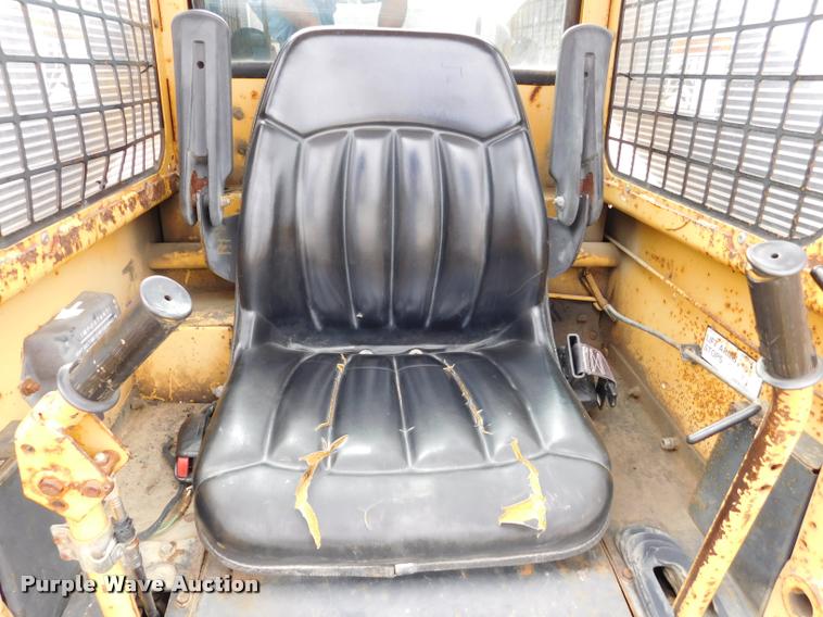 image for item DB9398 1994 New Holland L783 skid steer