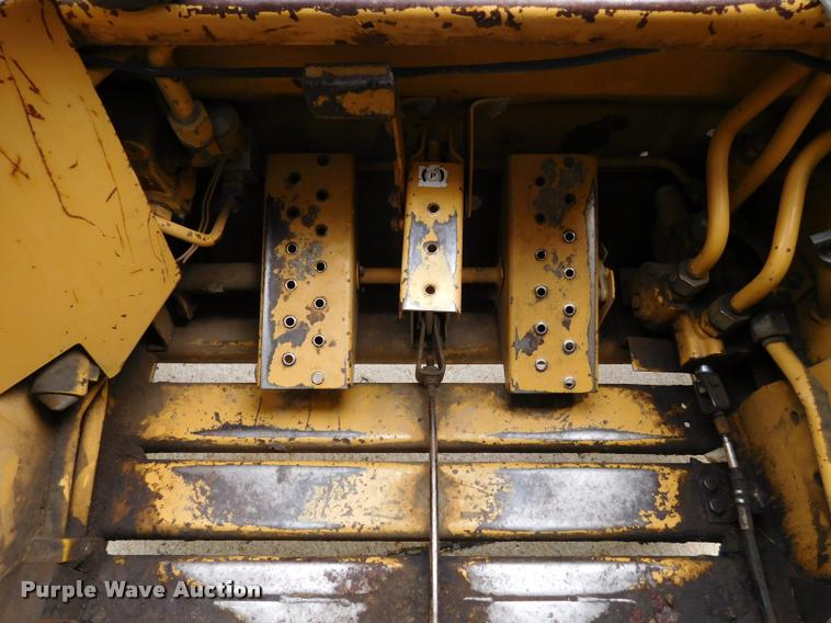 image for item DB9398 1994 New Holland L783 skid steer