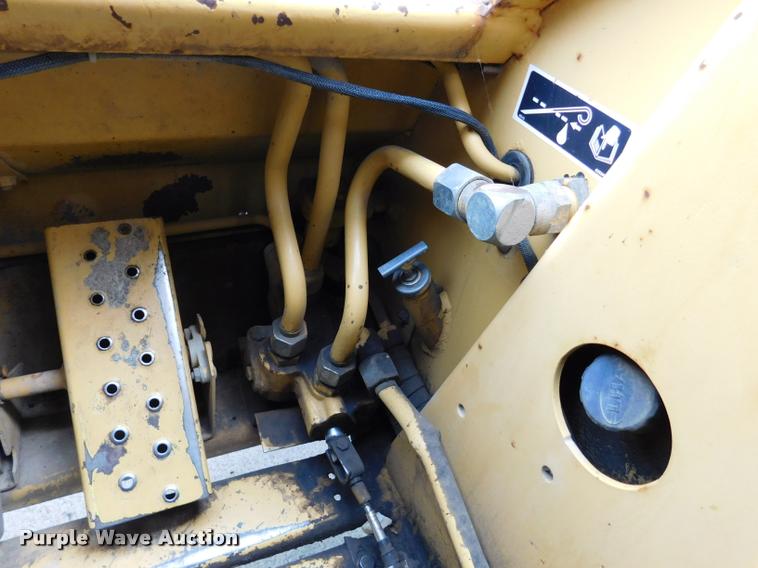 image for item DB9398 1994 New Holland L783 skid steer