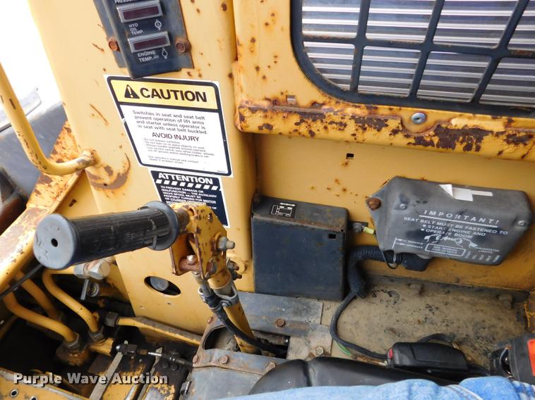 image for item DB9398 1994 New Holland L783 skid steer