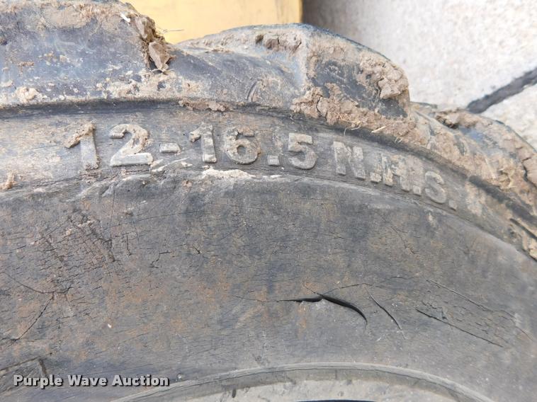 image for item DB9398 1994 New Holland L783 skid steer