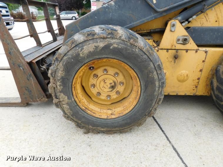 image for item DB9398 1994 New Holland L783 skid steer