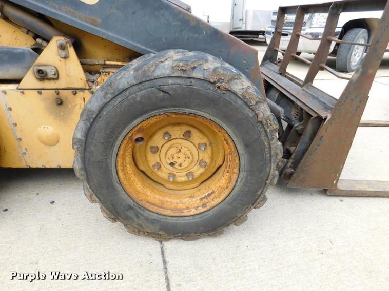 image for item DB9398 1994 New Holland L783 skid steer