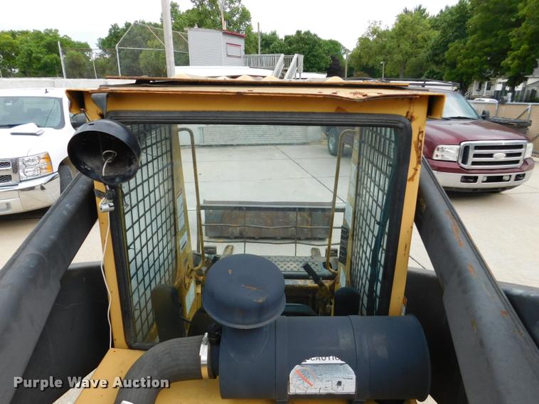 image for item DB9398 1994 New Holland L783 skid steer