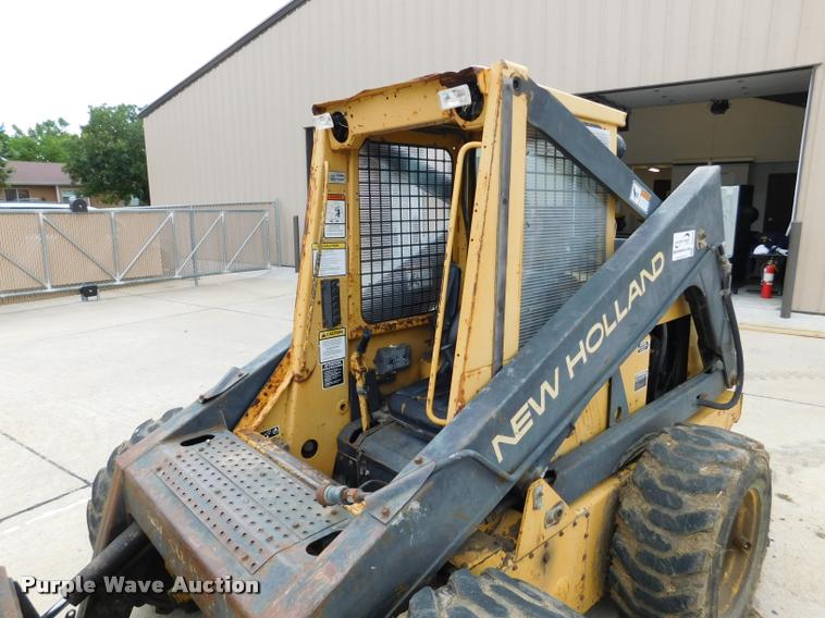 image for item DB9398 1994 New Holland L783 skid steer