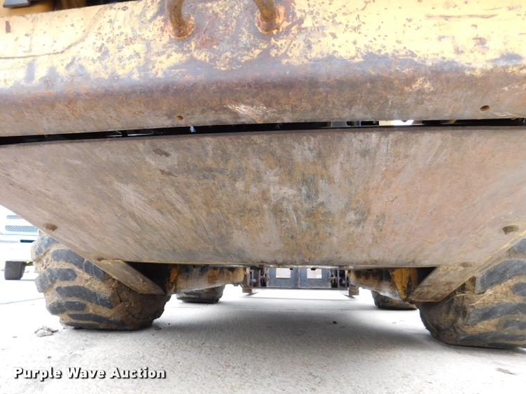 image for item DB9398 1994 New Holland L783 skid steer