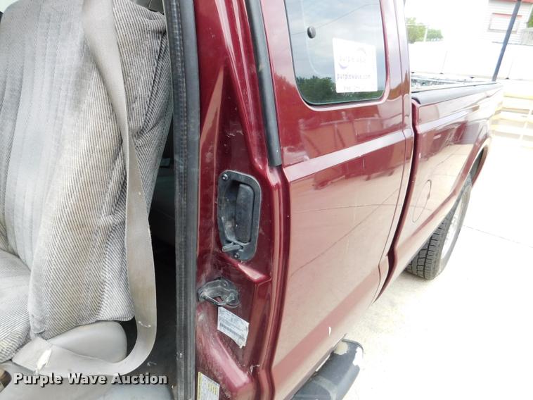 image for item DB9399 2006 Ford F250 Super Duty SuperCab pickup truck