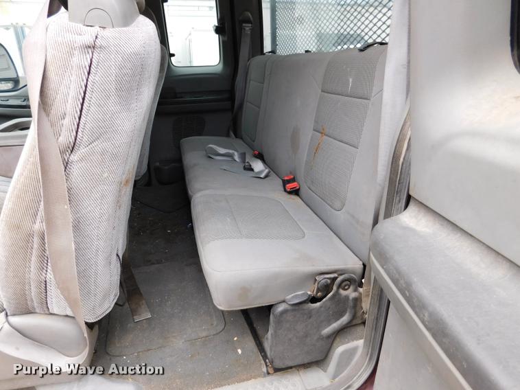 image for item DB9399 2006 Ford F250 Super Duty SuperCab pickup truck