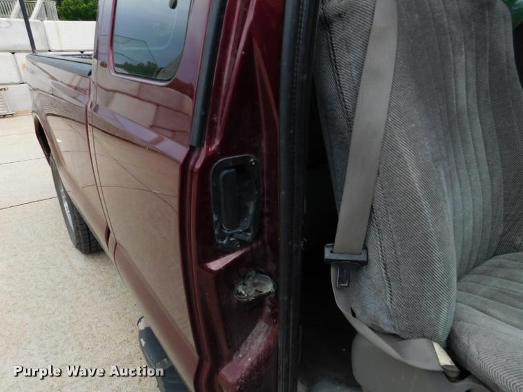 image for item DB9399 2006 Ford F250 Super Duty SuperCab pickup truck