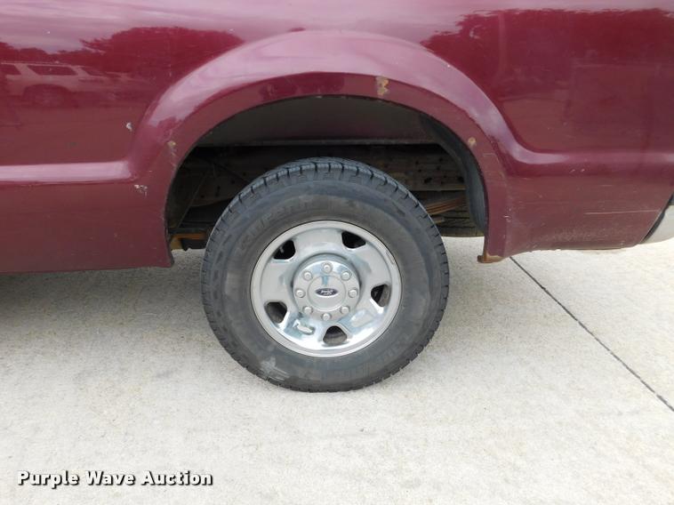 image for item DB9399 2006 Ford F250 Super Duty SuperCab pickup truck
