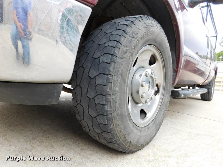 image for item DB9399 2006 Ford F250 Super Duty SuperCab pickup truck