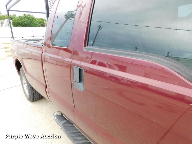 image for item DB9399 2006 Ford F250 Super Duty SuperCab pickup truck