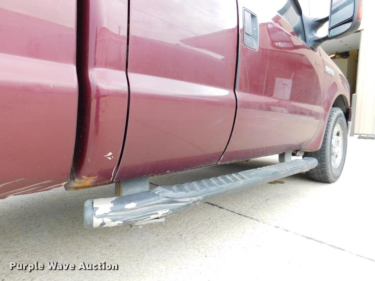 image for item DB9399 2006 Ford F250 Super Duty SuperCab pickup truck