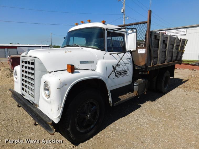 image for item DB9402 1979 International Loadstar grain truck