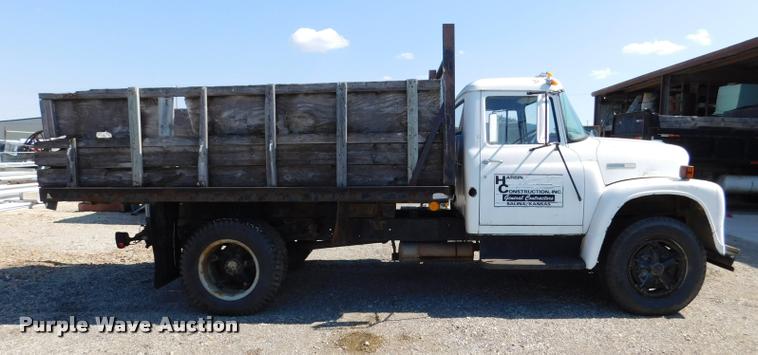 image for item DB9402 1979 International Loadstar grain truck