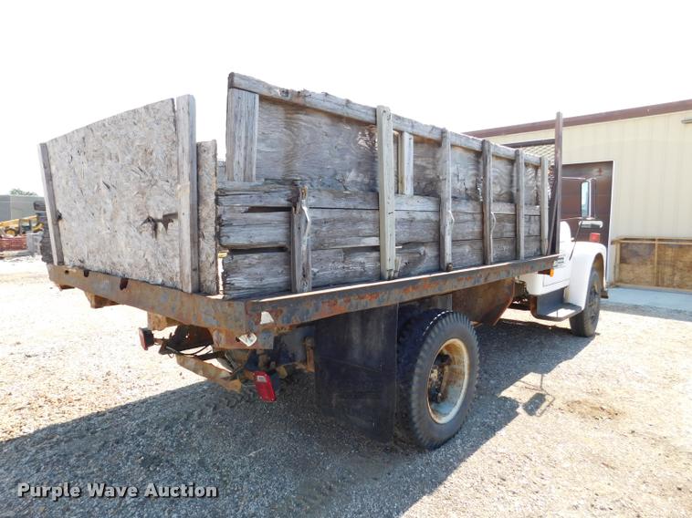 image for item DB9402 1979 International Loadstar grain truck