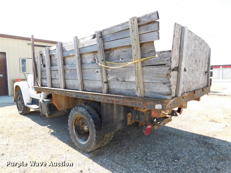 image for item DB9402 1979 International Loadstar grain truck