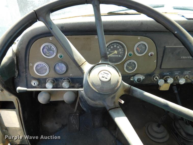 image for item DB9402 1979 International Loadstar grain truck