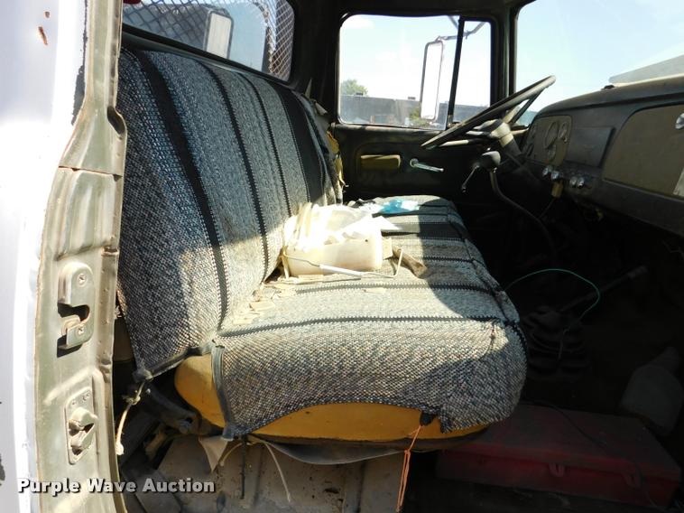 image for item DB9402 1979 International Loadstar grain truck