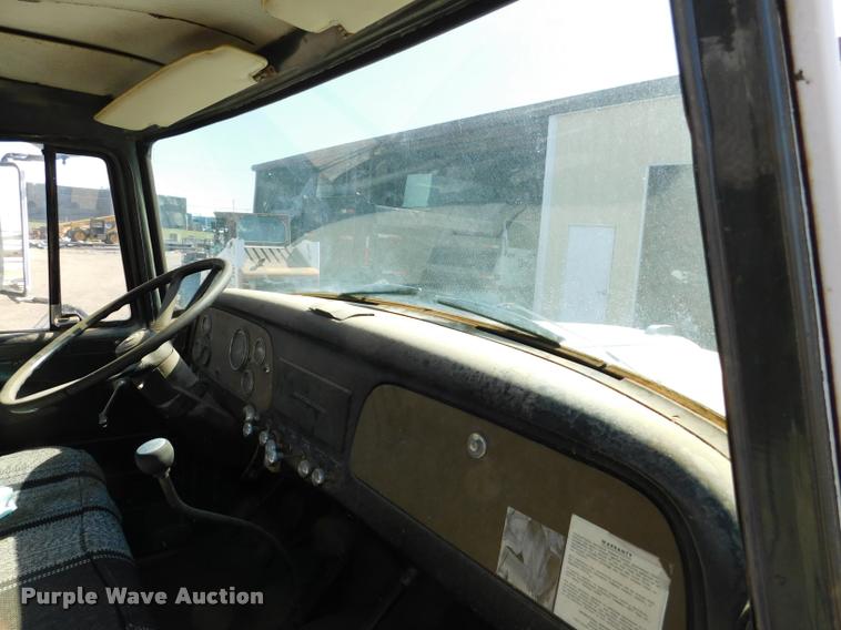 image for item DB9402 1979 International Loadstar grain truck