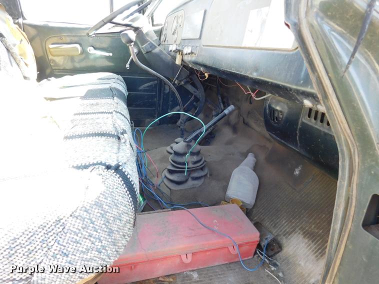 image for item DB9402 1979 International Loadstar grain truck