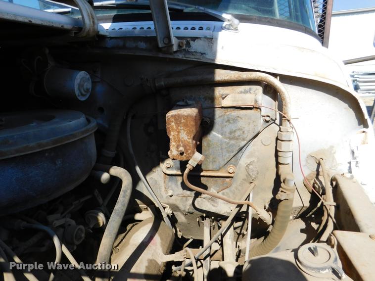 image for item DB9402 1979 International Loadstar grain truck