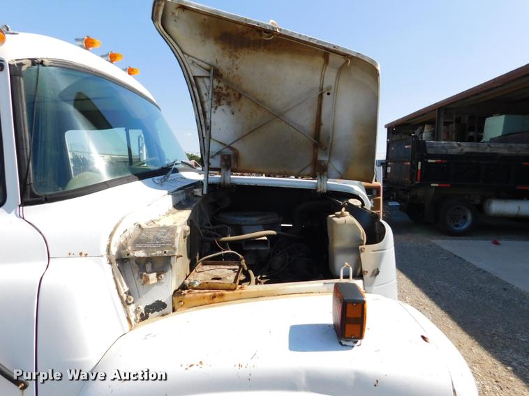 image for item DB9402 1979 International Loadstar grain truck