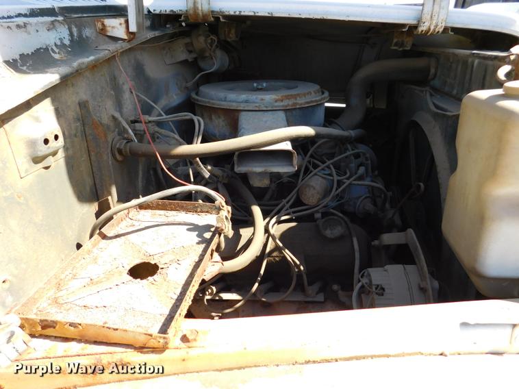 image for item DB9402 1979 International Loadstar grain truck