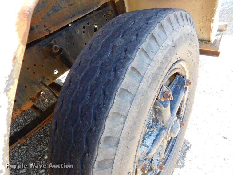 image for item DB9402 1979 International Loadstar grain truck