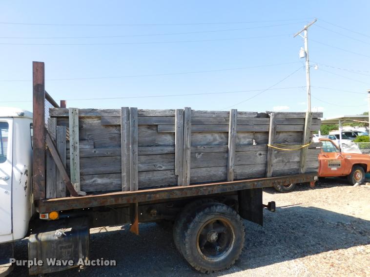 image for item DB9402 1979 International Loadstar grain truck