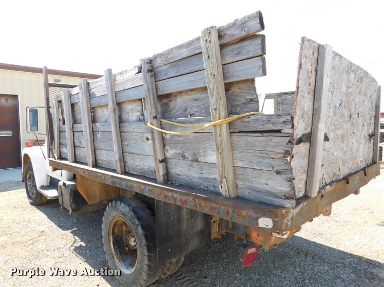 image for item DB9402 1979 International Loadstar grain truck