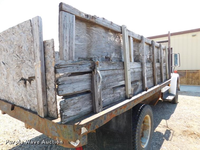 image for item DB9402 1979 International Loadstar grain truck