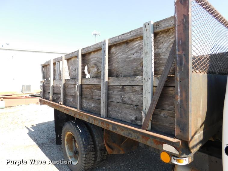 image for item DB9402 1979 International Loadstar grain truck