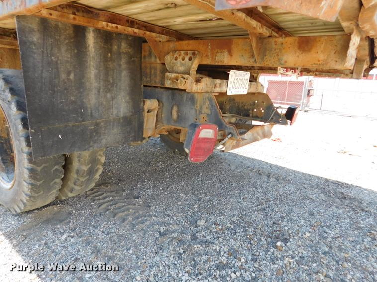 image for item DB9402 1979 International Loadstar grain truck