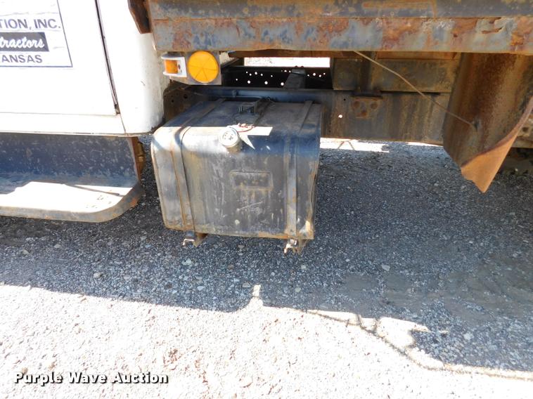 image for item DB9402 1979 International Loadstar grain truck