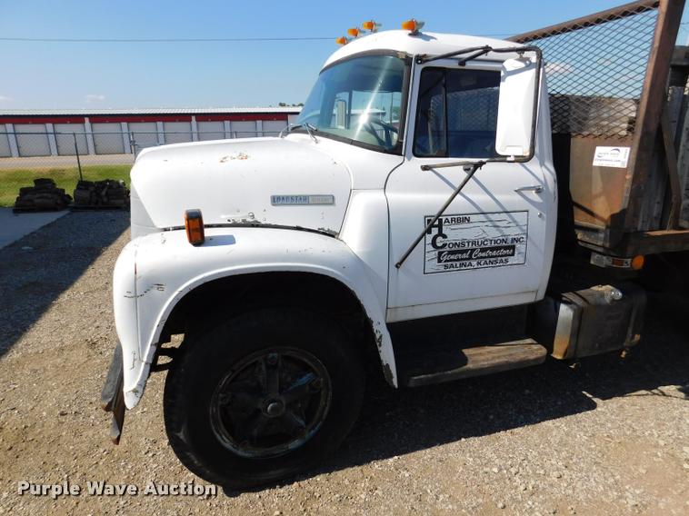 image for item DB9402 1979 International Loadstar grain truck