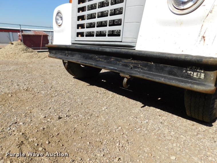 image for item DB9402 1979 International Loadstar grain truck